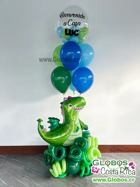 Arreglo de globos de dragón verde para dar la bienvenida a casa a Luc.